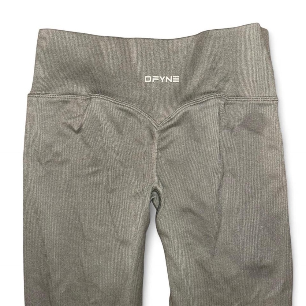 DFYNE 
Contour Seamless Leggings in grey
Size small - Picture 5 of 6